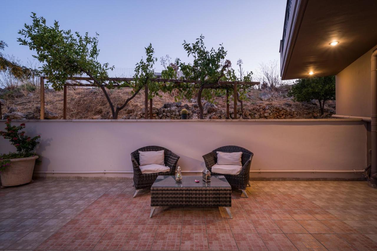 Tholos Apartments Ханья Экстерьер фото